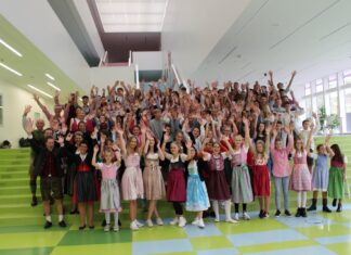 In Dirndl und Lederhose